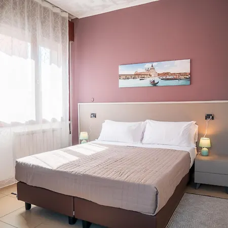 Rb Venice Hotel *
